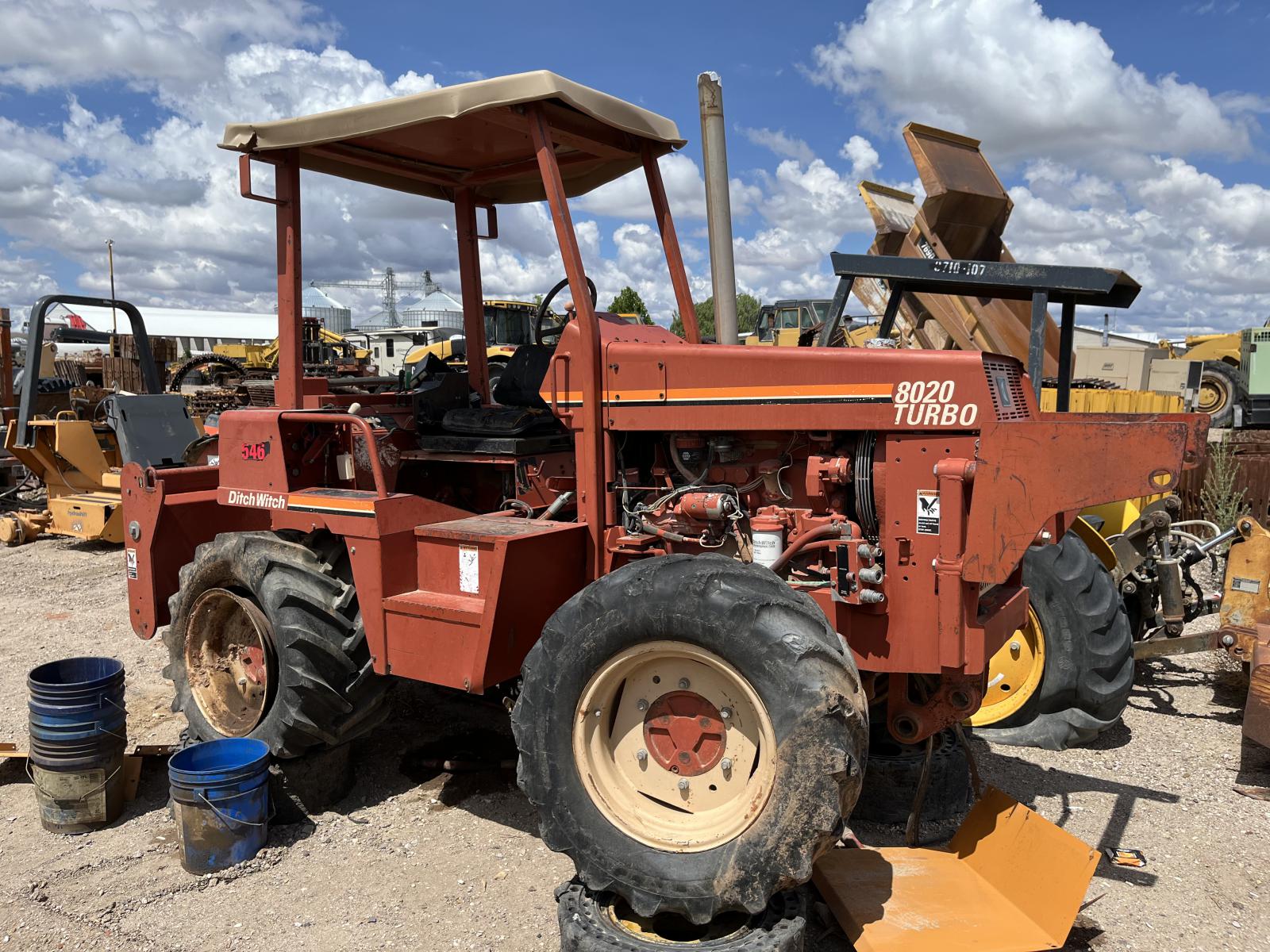 ./imagenes/INVOICE/2019/17566/ZANJADORA DITCH WITCH 8020T (1).JPG